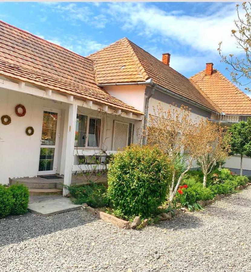 Villa Lukash Yanoshi Exterior foto