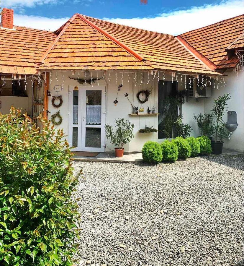 Villa Lukash Yanoshi Exterior foto